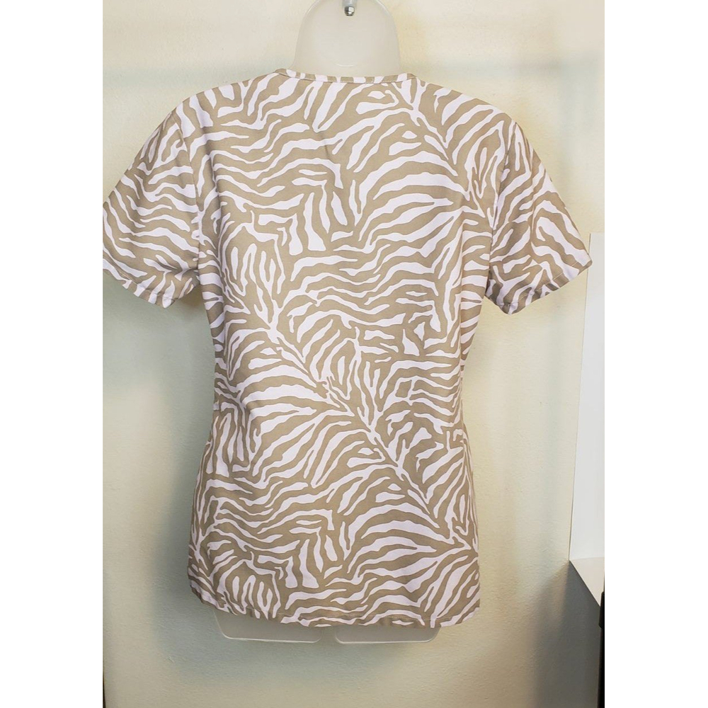 Betty Boop Scrub Top - Picture 3 of 12